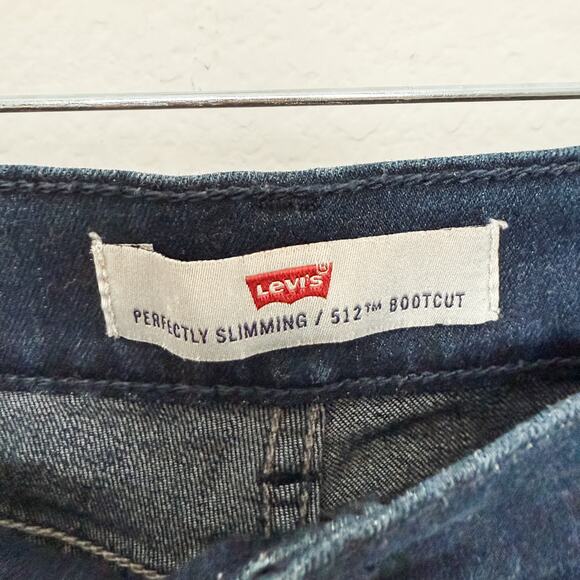 Levi's Perfectly Slimming 215 Bootcut Dark Wash Jeans Womens Size 10 - Picture 4 of 8